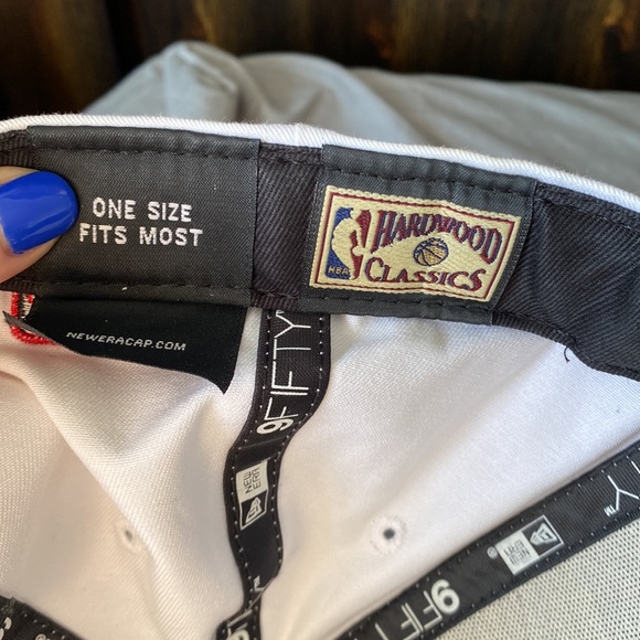 Donating Soon! New Era NBA Hardwood Classics Miami Heat White and Red Hat - Picture 9 of 9